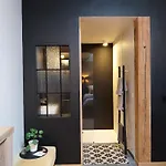 En Face Du Marronnier Bed & Breakfast