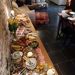 En Face Du Marronnier Bed & Breakfast *
