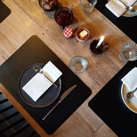 En Face Du Marronnier Bed & Breakfast *